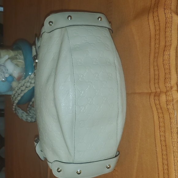 Gucci Guccissima Pelham Leather Small Bag - Picture 4 of 16